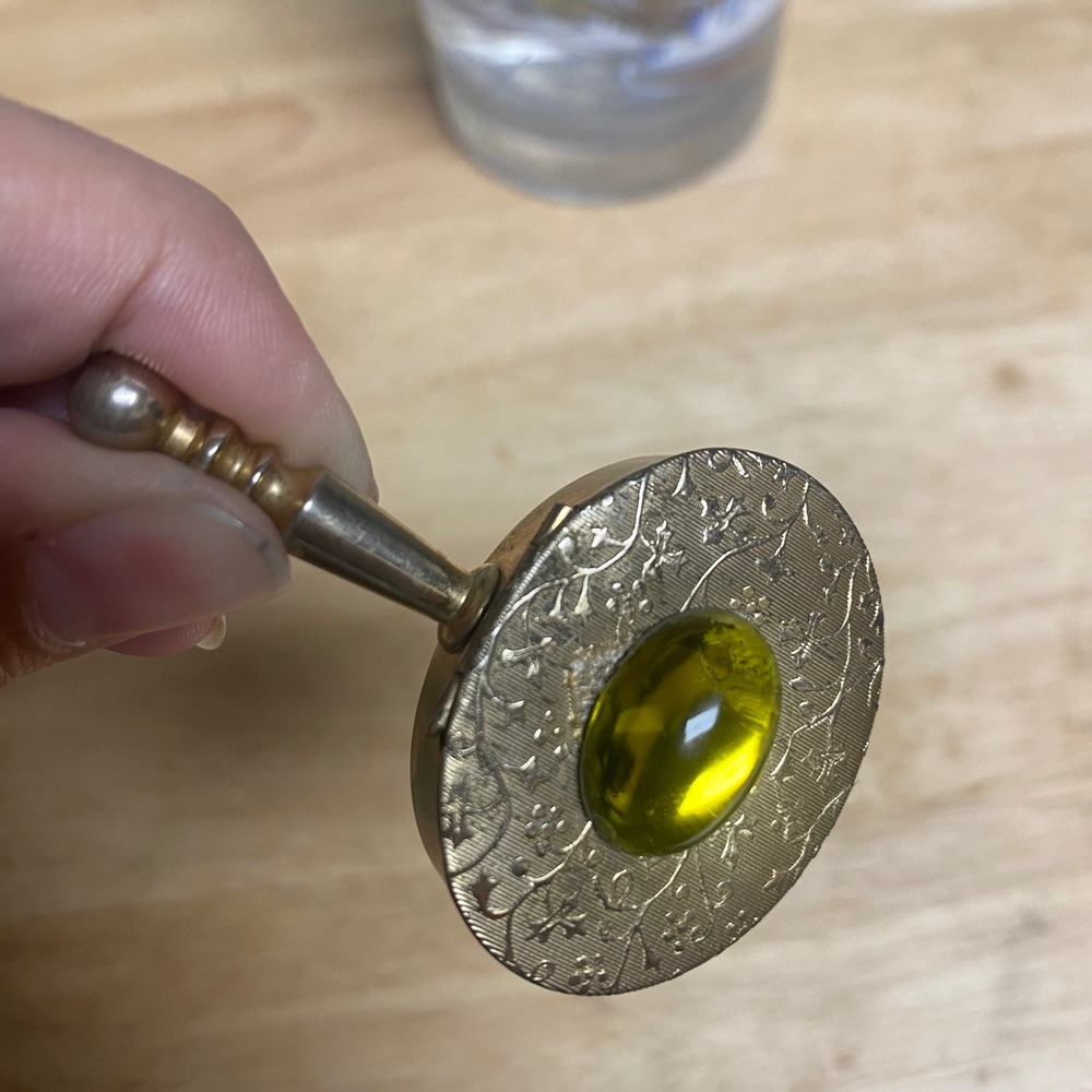 Vintage Pill Box Trinket Case Gold Tone Yellow/Green Cabochon Etched Floral - Picture 11 of 14